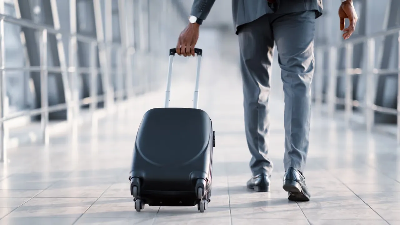 Undvik jetlag med ljus- och ljudtrick